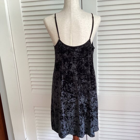 Victoria's Secret Velvet black slip dress Spaghetti Strap Slip Dress Size M/L - Picture 3 of 12